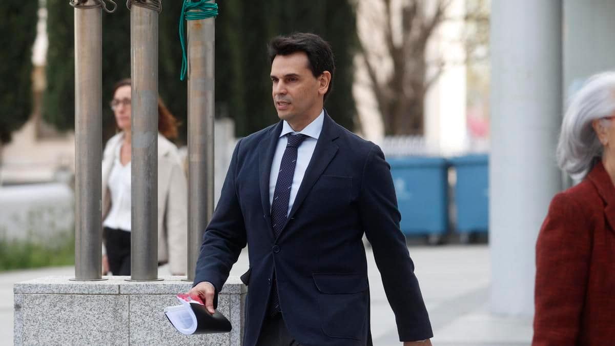 La pareja de Ayuso declara en el juzgado por el señalamiento de Miguel Ángel Rodríguez a dos periodistas