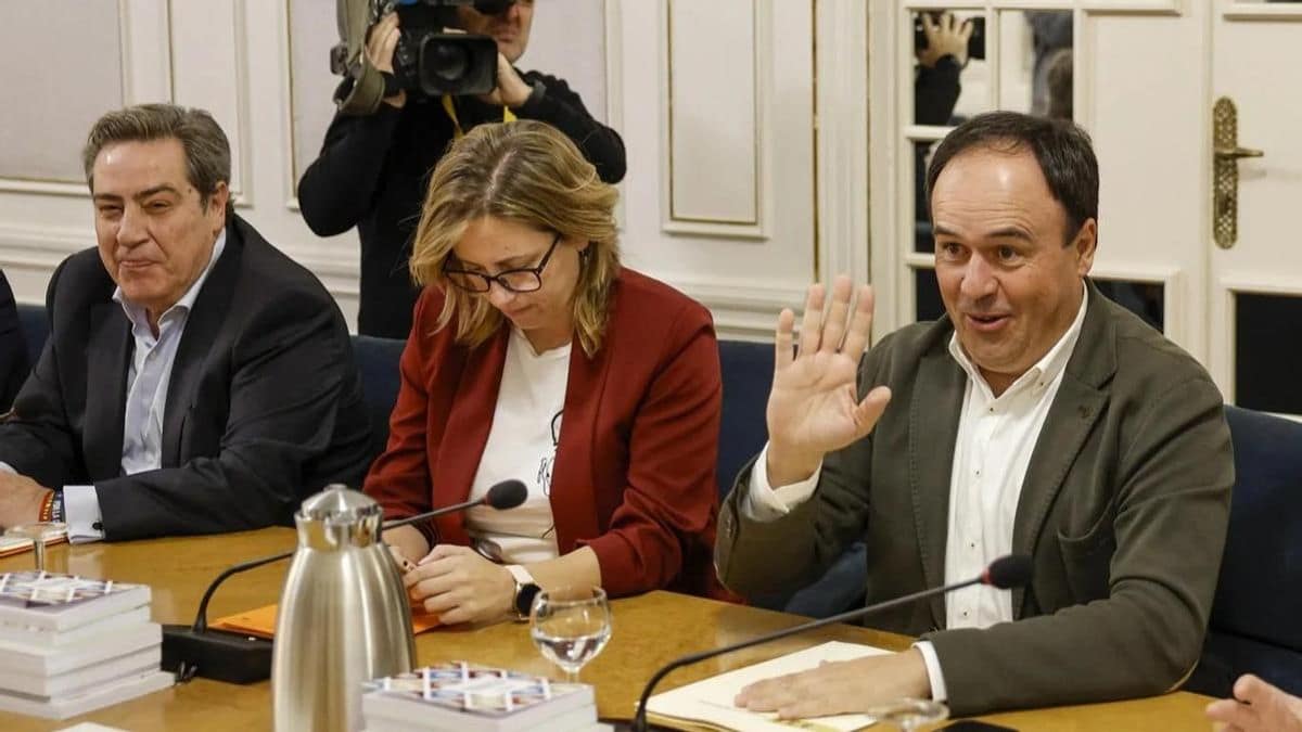 PP y Vox introducen por primera vez el término “prioridad nacional” en ayudas públicas de la Generalitat Valenciana