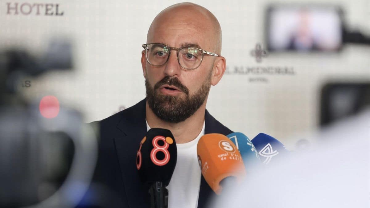 La Guardia Civil registra el despacho del alcalde del PP de El Puerto de Santa María en la Diputación de Cádiz