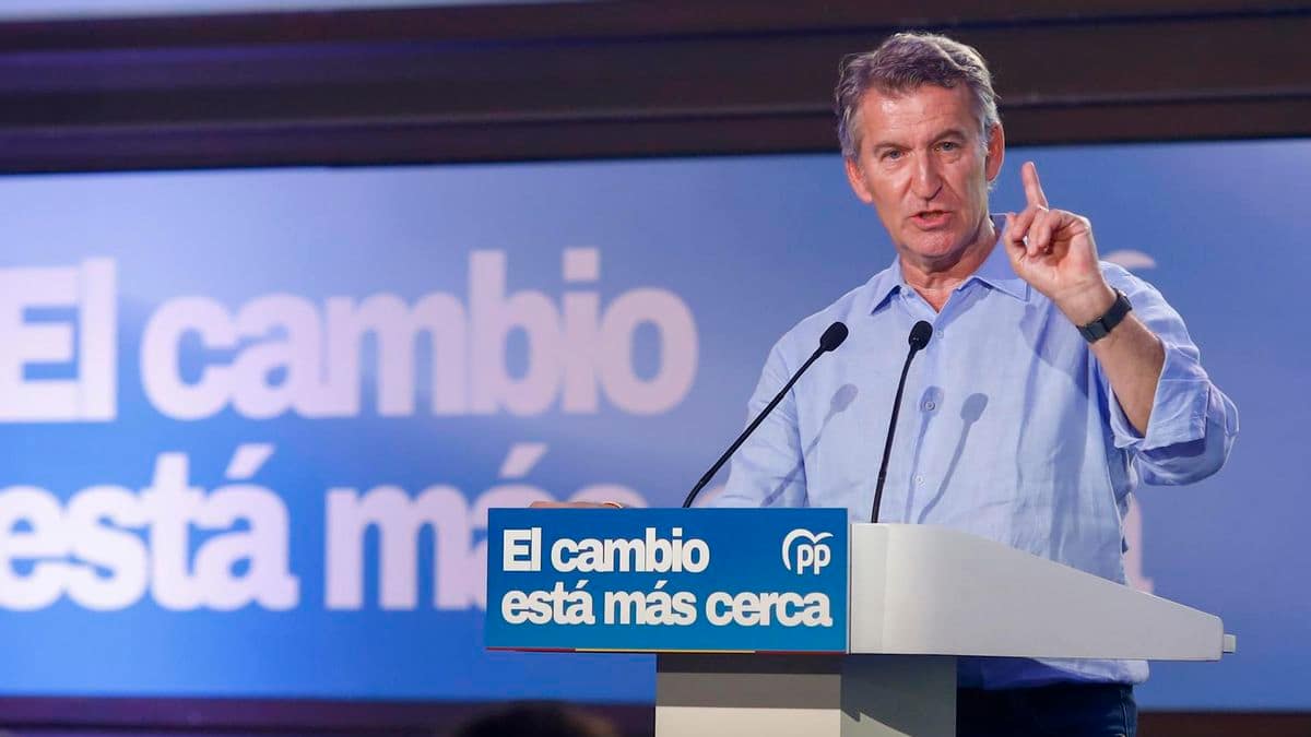 Feijóo acusa al Gobierno de "alterar el censo" con la 'ley de nietos': "Esta ingeniería social no tiene objetivos inocentes"