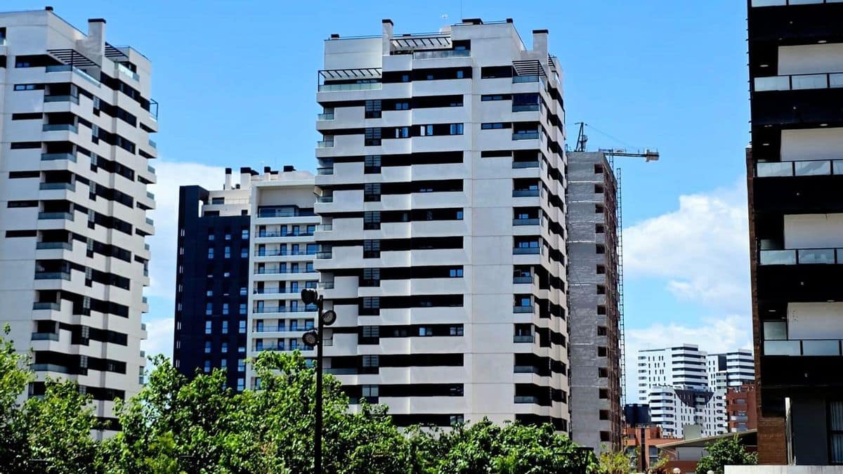 El Consell no limitará los alquileres pese a pedirlo 13 municipios, tres del PP, al ver descensos de hasta el 7% donde se aplica