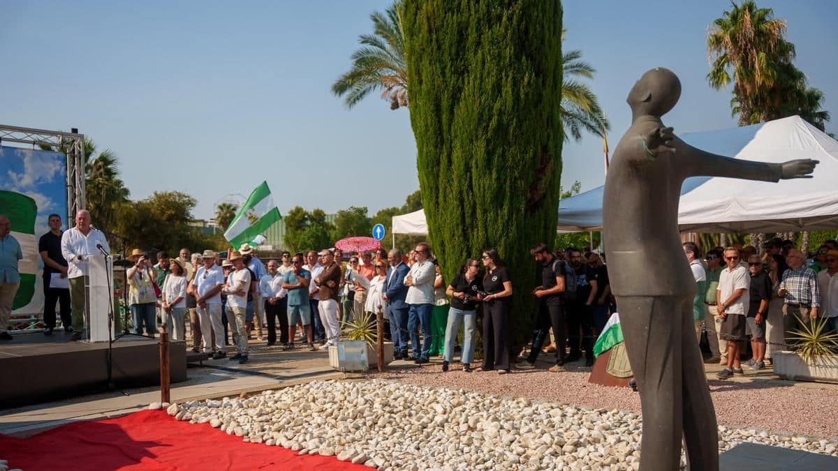 La izquierda carga contra el PP en el homenaje a Blas Infante por pactar con "quienes son la antítesis de su legado"