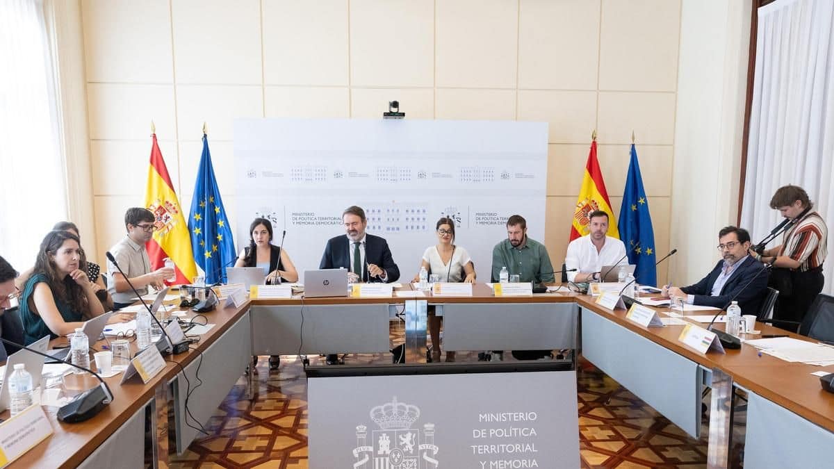 Las comunidades del PP rechazan debatir en la próxima conferencia sectorial la atención a menores en Ceuta